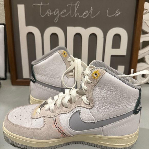 Nike Air Force 1 High‎ Sculpt We’ll take it from here
Size W6.5
Preowned - Picture 2 of 10